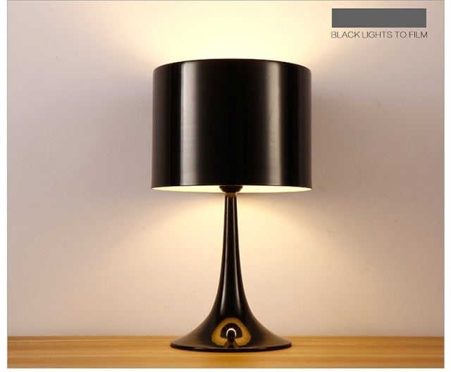 Einfache moderne Wohnzimmerlampe