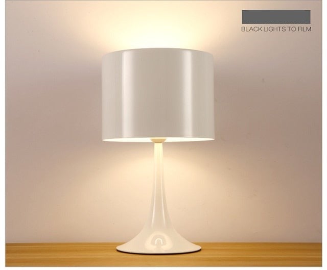 Einfache moderne Wohnzimmerlampe