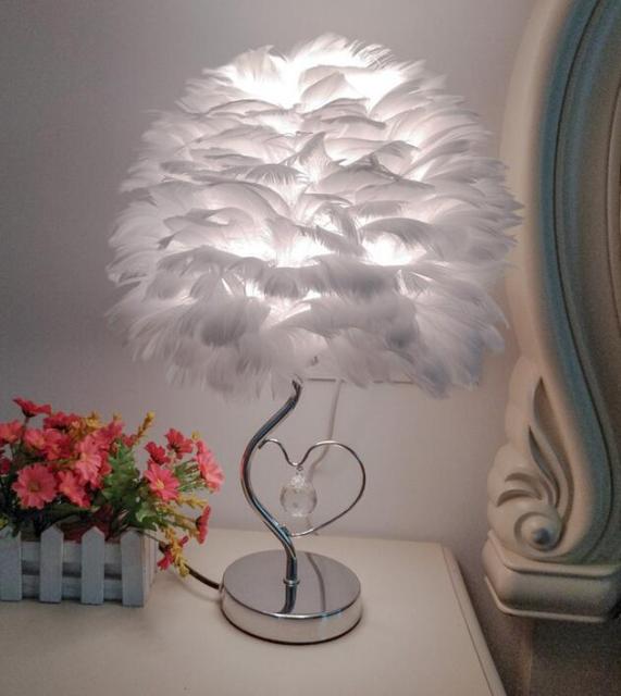 Moderne Gefieder Tischlampe für Schlafzimmer