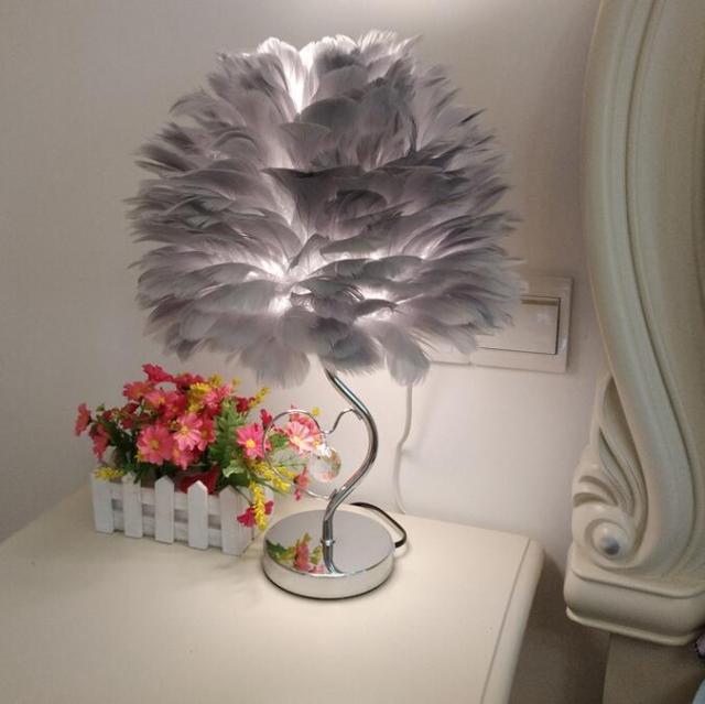 Moderne Gefieder Tischlampe für Schlafzimmer
