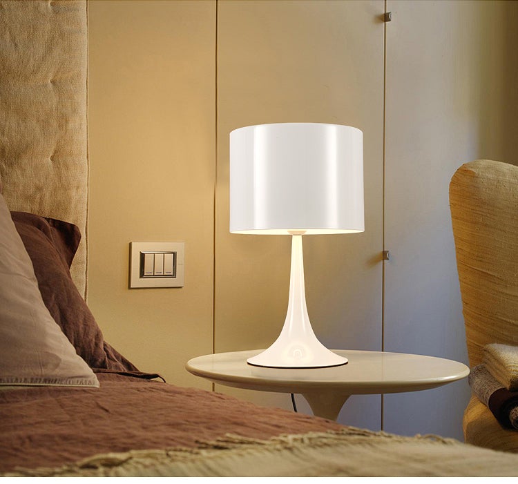 Einfache moderne Wohnzimmerlampe