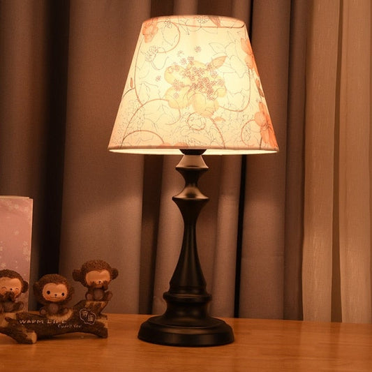 Einfache Schlafzimmer-Nachttischlampe Lampenschirm aus amerikanischem Leinen