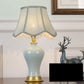 Anmutige Keramiklampe für das Wohnzimmer